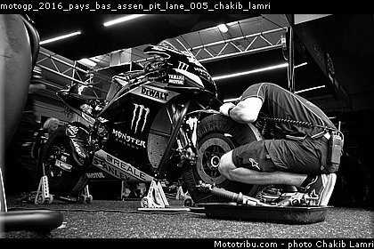 motogp_2016_pays_bas_assen_pit_lane_005_chakib_lamri.jpg
