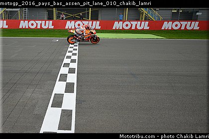 motogp_2016_pays_bas_assen_pit_lane_010_chakib_lamri.jpg