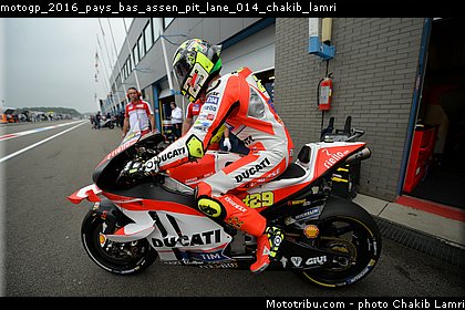 motogp_2016_pays_bas_assen_pit_lane_014_chakib_lamri.jpg