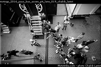 motogp_2016_pays_bas_assen_pit_lane_019_chakib_lamri.jpg