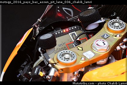 motogp_2016_pays_bas_assen_pit_lane_036_chakib_lamri.jpg