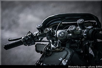 hot_dock_custom_014_bmw_2015_k_1600_gtl_concept.jpg