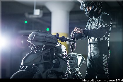 hot_dock_custom_020_bmw_2015_k_1600_gtl_concept.jpg
