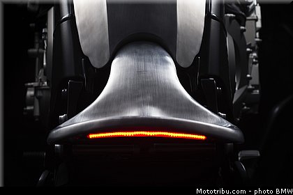 ken_factory_007_bmw_2015_k_1600_gtl_concept.jpg