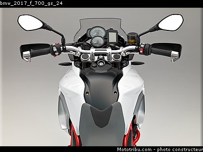 bmw_2017_f_700_gs_24.jpg