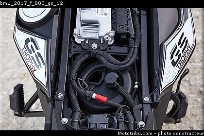 bmw_2017_f_800_gs_12.jpg