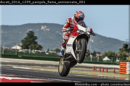 ducati_2016_1299_panigale_5eme_anniversaire_001.jpg