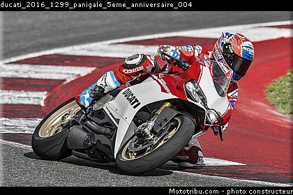 ducati_2016_1299_panigale_5eme_anniversaire_004.jpg