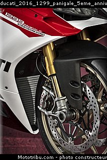 ducati_2016_1299_panigale_5eme_anniversaire_009.jpg