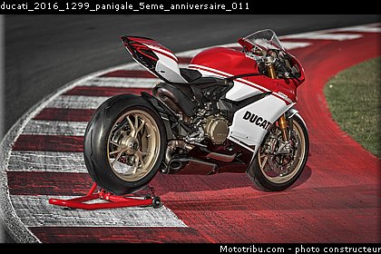 ducati_2016_1299_panigale_5eme_anniversaire_011.jpg