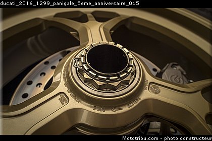 ducati_2016_1299_panigale_5eme_anniversaire_015.jpg