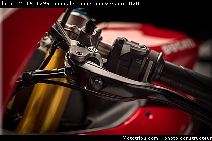 ducati_2016_1299_panigale_5eme_anniversaire_020.jpg