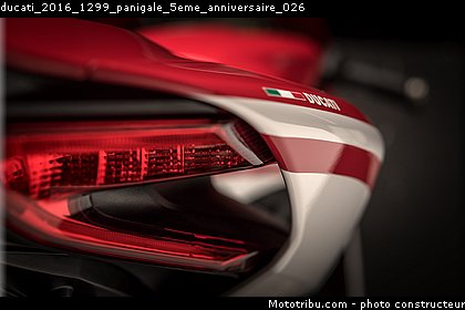 ducati_2016_1299_panigale_5eme_anniversaire_026.jpg