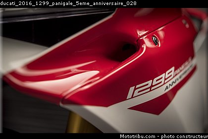 ducati_2016_1299_panigale_5eme_anniversaire_028.jpg