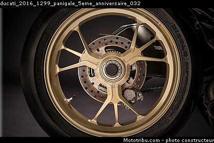 ducati_2016_1299_panigale_5eme_anniversaire_032.jpg