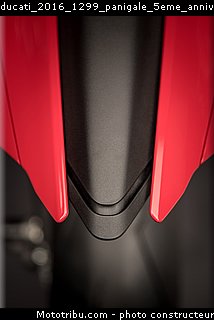 ducati_2016_1299_panigale_5eme_anniversaire_034.jpg