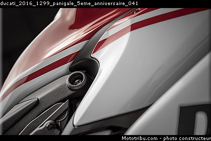 ducati_2016_1299_panigale_5eme_anniversaire_041.jpg