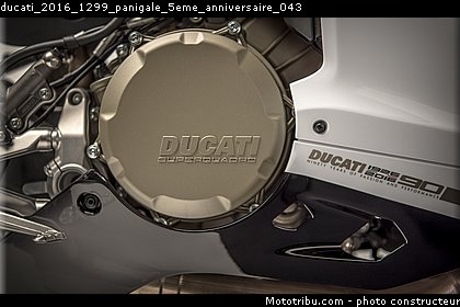 ducati_2016_1299_panigale_5eme_anniversaire_043.jpg