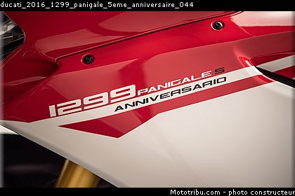 ducati_2016_1299_panigale_5eme_anniversaire_044.jpg