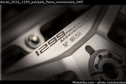 ducati_2016_1299_panigale_5eme_anniversaire_045.jpg