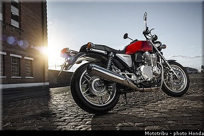 honda_2014_cb1100_007.jpg