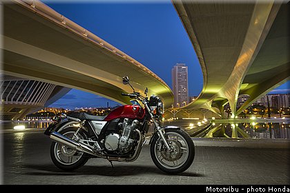 honda_2014_cb1100_013.jpg