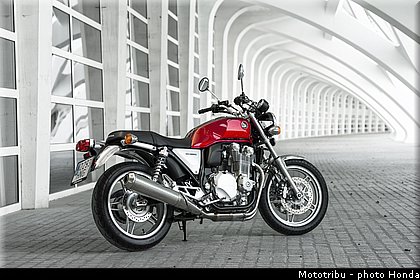 honda_2014_cb1100_014.jpg