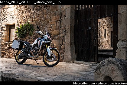 honda_2016_crf1000l_africa_twin_005.jpg
