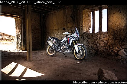 honda_2016_crf1000l_africa_twin_007.jpg
