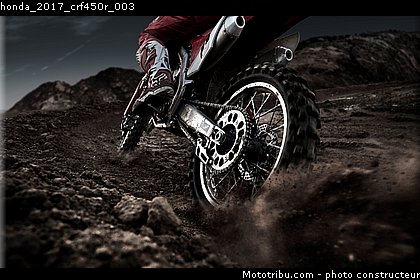 honda_2017_crf450r_003.jpg