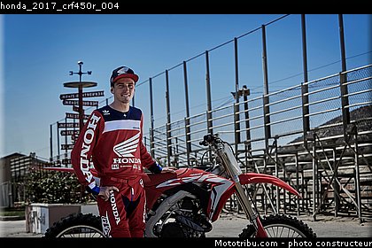 honda_2017_crf450r_004.jpg