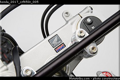 honda_2017_crf450r_005.jpg