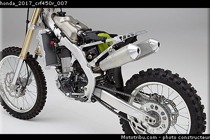 honda_2017_crf450r_007.jpg