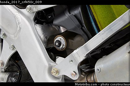 honda_2017_crf450r_009.jpg