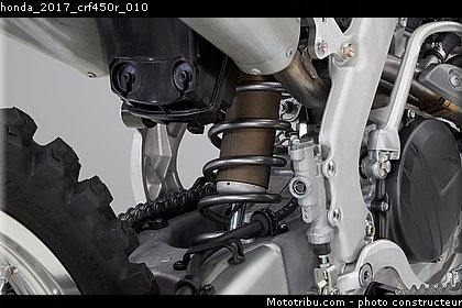 honda_2017_crf450r_010.jpg