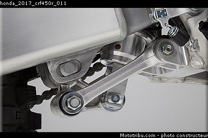 honda_2017_crf450r_011.jpg
