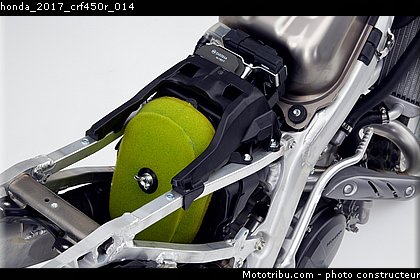 honda_2017_crf450r_014.jpg