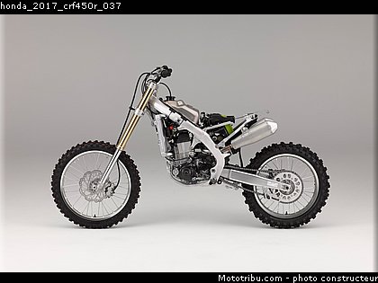 honda_2017_crf450r_037.jpg