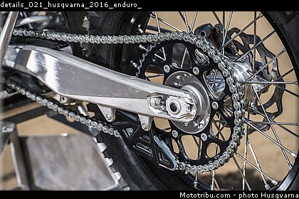 details_021_husqvarna_2016_enduro_.jpg