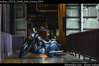 indian_2015_chief_dark_horse_004.jpg