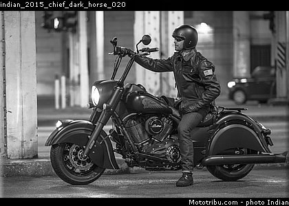 indian_2015_chief_dark_horse_020.jpg