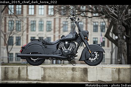 indian_2015_chief_dark_horse_022.jpg