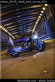 indian_2015_chief_dark_horse_031.jpg