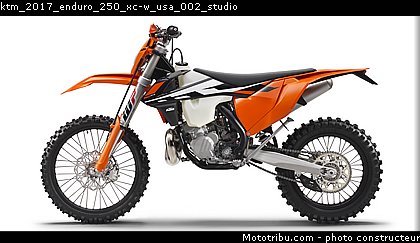 ktm_2017_enduro_250_xc-w_usa_002_studio.jpg