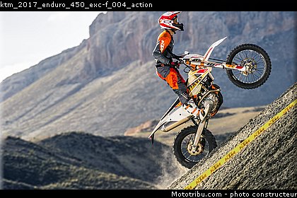 ktm_2017_enduro_450_exc-f_004_action.jpg