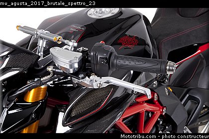 mv_agusta_2017_brutale_spettro_23.jpg