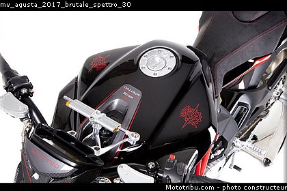 mv_agusta_2017_brutale_spettro_30.jpg