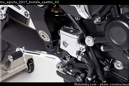 mv_agusta_2017_brutale_spettro_43.jpg