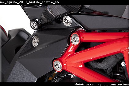 mv_agusta_2017_brutale_spettro_45.jpg