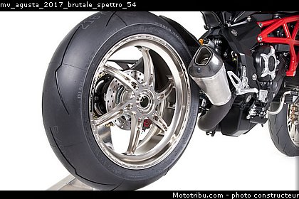 mv_agusta_2017_brutale_spettro_54.jpg